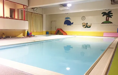 慶和幼稚園　温水プール